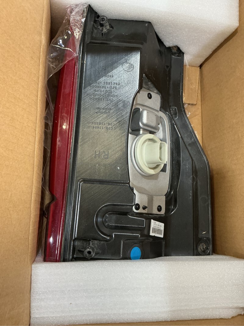 Condition photo showing As Is for led tail lights for 2020-2022 ford super duty f250/f350/f450 left | lariat/king ranch/platinum/limited driver side taillights assembly oe replace lc3z13405e fo2800282 (blindsport bracket ) l - 20-22 led - blind spot bracket