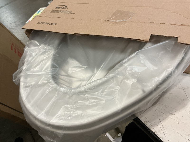 Condition photo showing Good Condition for bemis 7300slec slow close toilet seat, easy clean hinges and durable plastic seat, made in usa, elongated, white elongated slow close