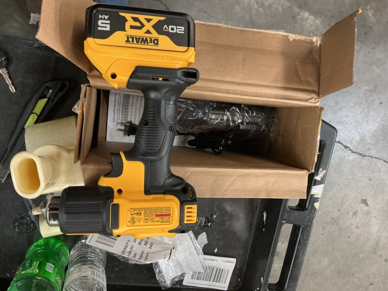 Condition photo showing Good Condition for DEWALT 20V MAX Heat Gun Kit, Cordless, Up to 990 Degrees, 42 Minutes of Run Time, LED Light, Battery and Charger Included (DCE530P1)
