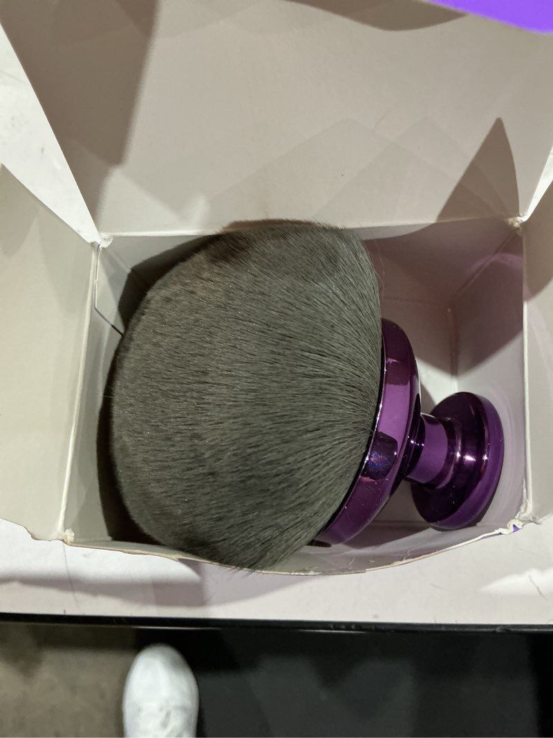 Condition photo showing Good Condition for extra large body makeup brush for self tanner, leg makeup &bronzer blend,4inch wide-headed kabuki brush provides more even &pretty application, sunscreen face& back makeup brush, wet&dry use- purple