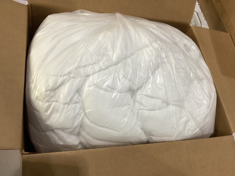 Condition photo showing New/Like New for Bedsure Comforter Duvet Insert - Quilted Comforters King Size, All Season Duvet, GentleSoft Down Alternative Bedding, with 8 Tabs, Gifts for Women/Men, White, King 90 x 102 Inches King White