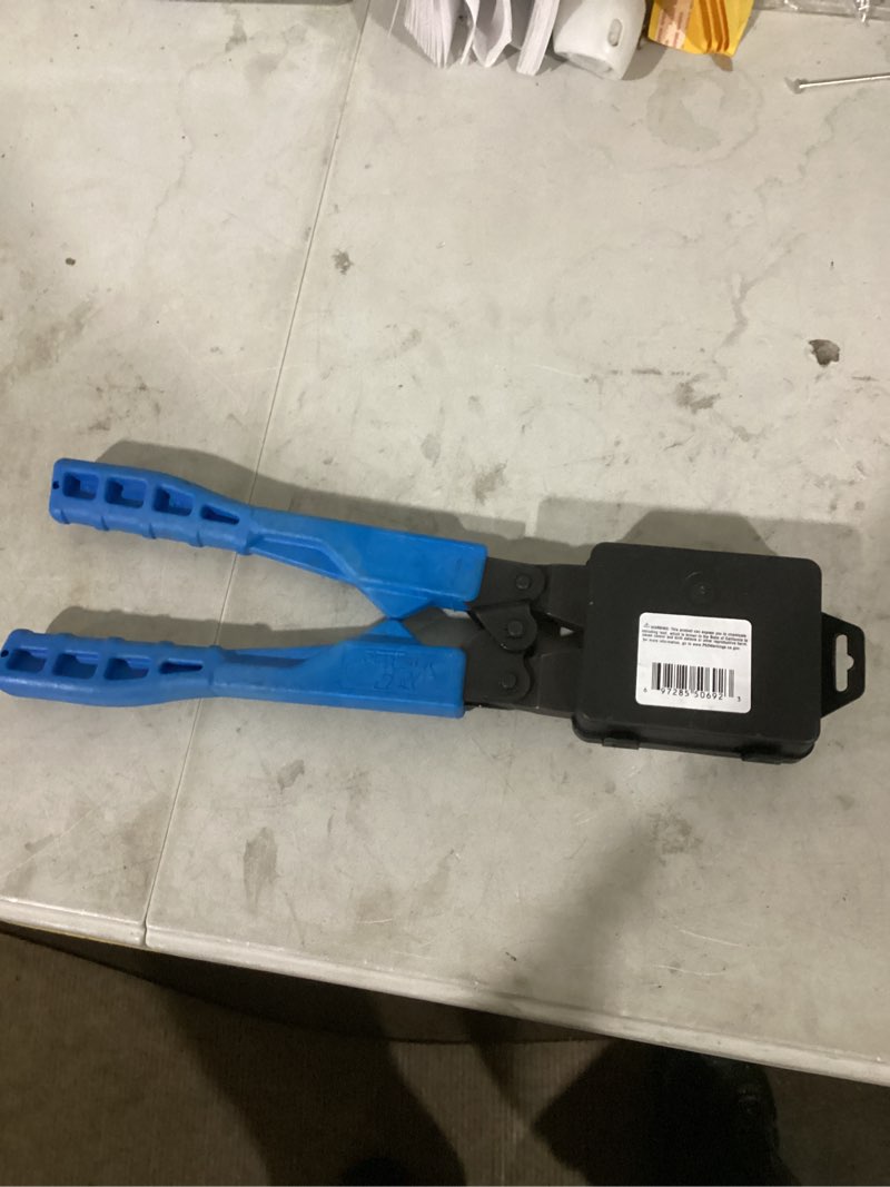 Condition photo showing Good Condition for sharkbite 1/2 to 3/4-in pex crimp tool