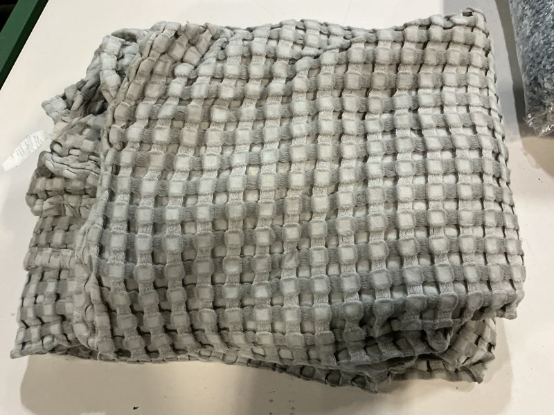 Condition photo showing Good Condition for bedsure cooling cotton waffle king size blanket - lightweight breathable blanket of rayon derived from bamboo for hot sleepers, luxury throws for bed, couch and sofa, grey, 104x90 inches king (104" x 90") grey