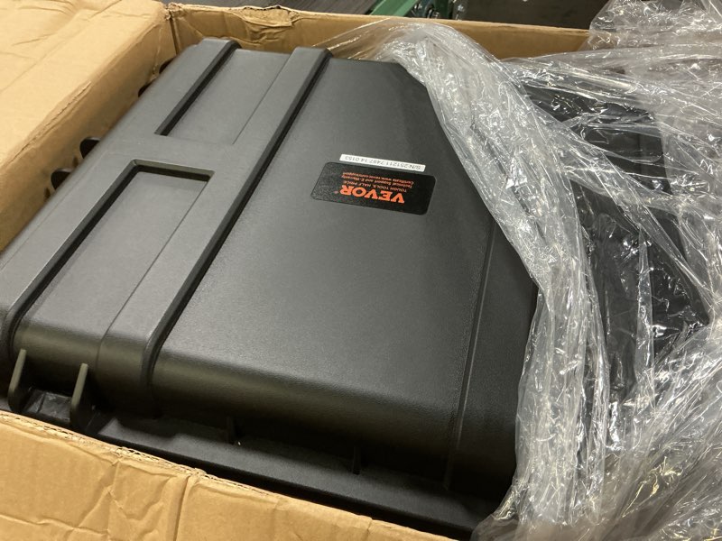 Condition photo showing Good Condition for VEVOR Weatherproof Hard Case, Heavy Duty Protective Dry Box with Pre-Cut Foam, Wheels & Retractable Pull Handles for Travel, Hunt, Military, Tactical, IP67 Waterproof Case for Cameras(57x45x28) 57x45x28 cm