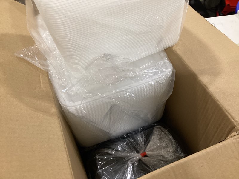 Condition photo showing Good Condition for plastic food storage containers with lids
