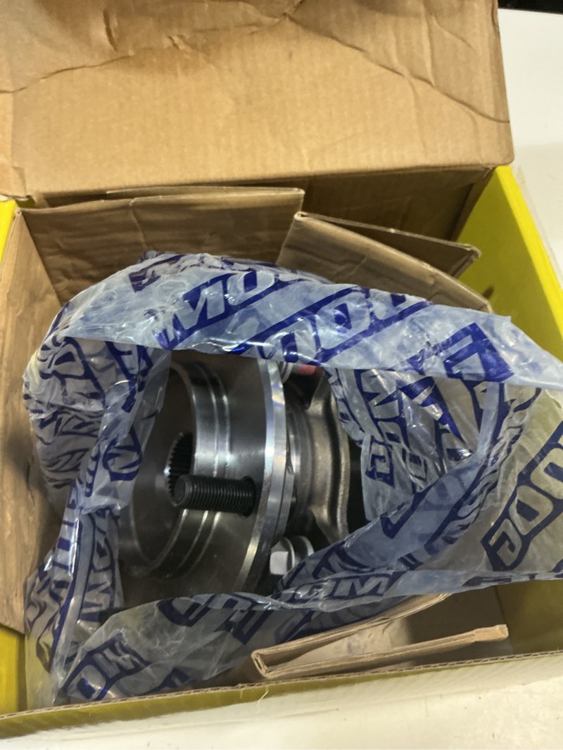 Condition photo showing Good Condition for moog 515202 wheel bearing and hub assembly for toyota tundra