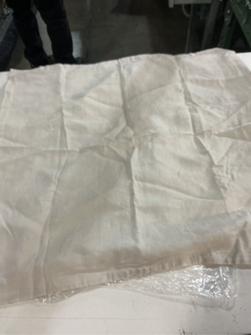 Condition photo showing Good Condition for quince euro sham 26” x 26”