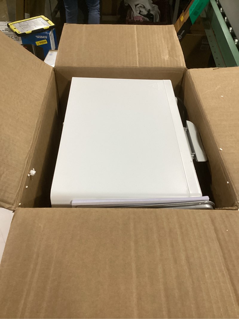 Condition photo showing New/Like New for COMFEE' Countertop Oven, Small Toaster Oven Combo 4 slice, Mini Oven for 9" Pizza, Compact Oven, Bake, Broil, 950W, White, CTO-E101A(WH) 4 Slice White