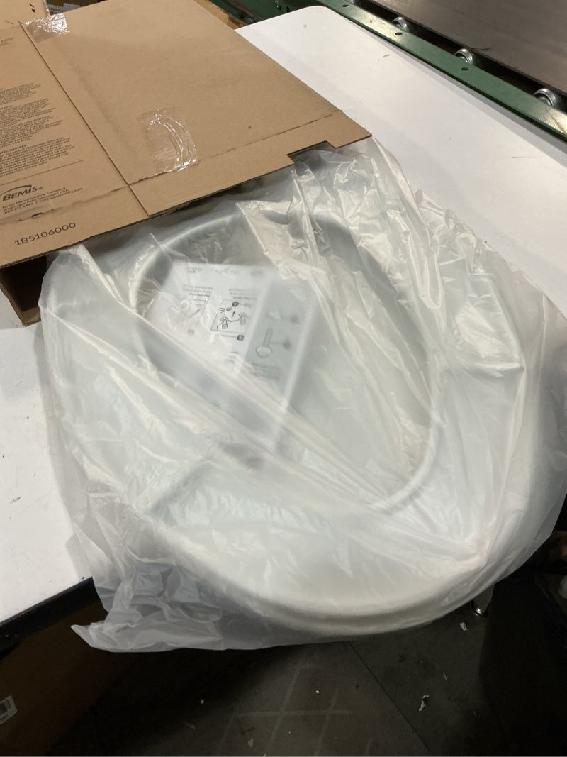 Condition photo showing Good Condition for bemis 7300slec slow close toilet seat, easy clean hinges and durable plastic seat, made in usa, elongated, white