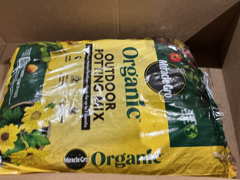 Condition photo showing Good Condition for miracle-gro organic outdoor potting mix, for outdoor container plants, contains quick-release natural fertilizer, omri listed, 16 qt.