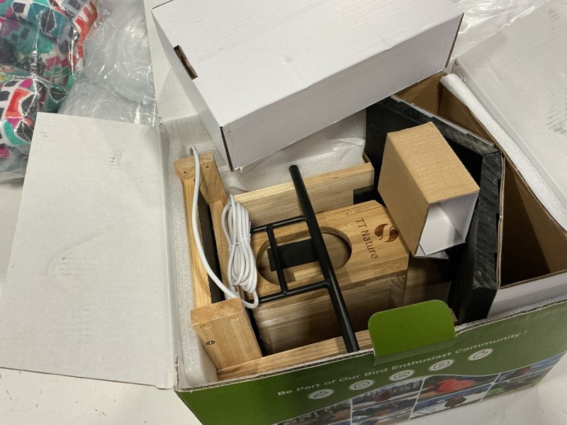 Condition photo showing Good Condition for tt nature bird feeder with camera, upgraded 1.5l smart bird feeder with ai identify for 10000+, auto capture & real-time notifications, ideal gift for christmas (wooden roof)