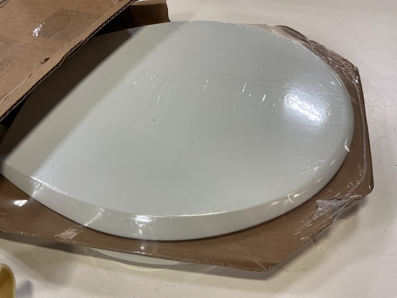 Condition photo showing New/Like New for mayfair 847slow 000 kendall slow-close, removable enameled wood toilet seat that will never loosen, 1 pack - round - premium hinge, white (b07zqr1rmn)