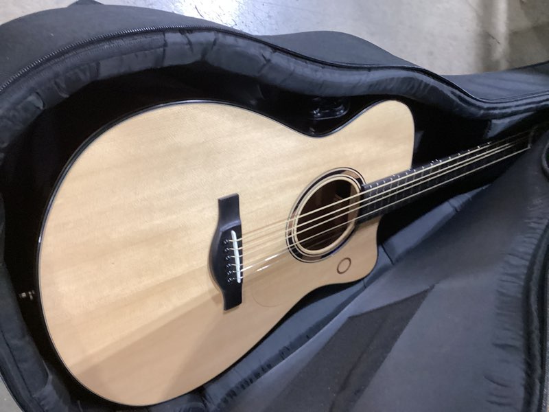 Condition photo showing Good Condition for similar product not like stock photo41\" acoustic guitar for beginners adult full size cutaway guitarra acustica bundle with gig bag, tuner, strap, strings, picks,capo, black