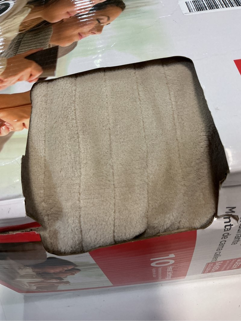 Condition photo showing Good Condition for black+decker heated blanket electric queen, micro plush electric blanket, heating blanket with 10 heating levels, 10h timer, auto shutoff, dual zone heating, fast heating (84x90 inches, cream) queen cream
