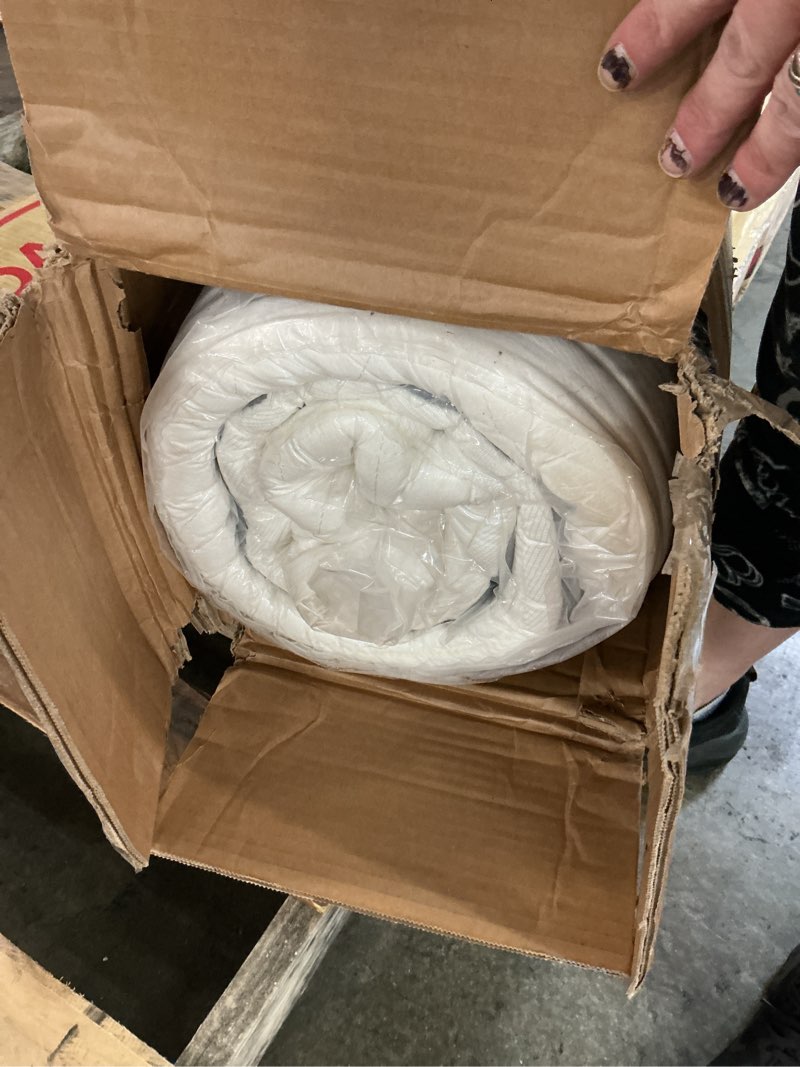 Condition photo showing New/Like New for Hp 12” queen mattress