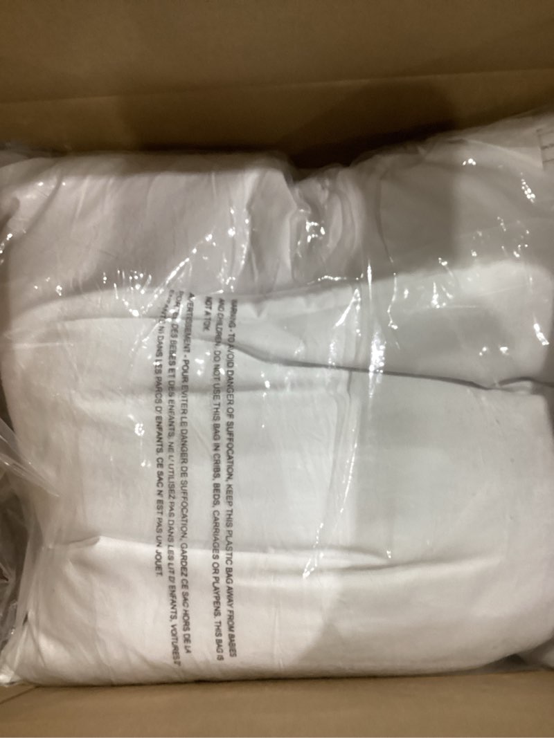 Condition photo showing New/Like New for JIEITIVE Throw Pillow Inserts Hypoallergenic Premium Pillow Stuffer Square Form for Decorative Pillow Covers Cushion Set of 1-18 x 18 Inches