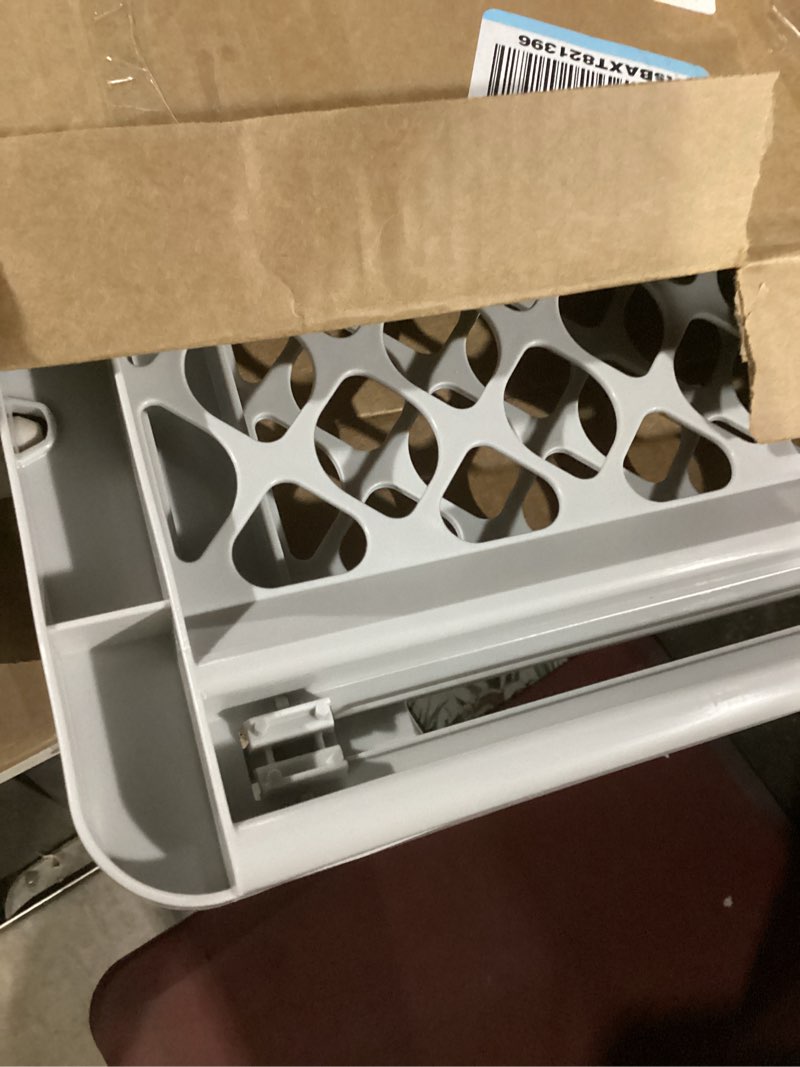 Condition photo showing Good Condition for North States 5-Way Pet Gate, Model# 8619