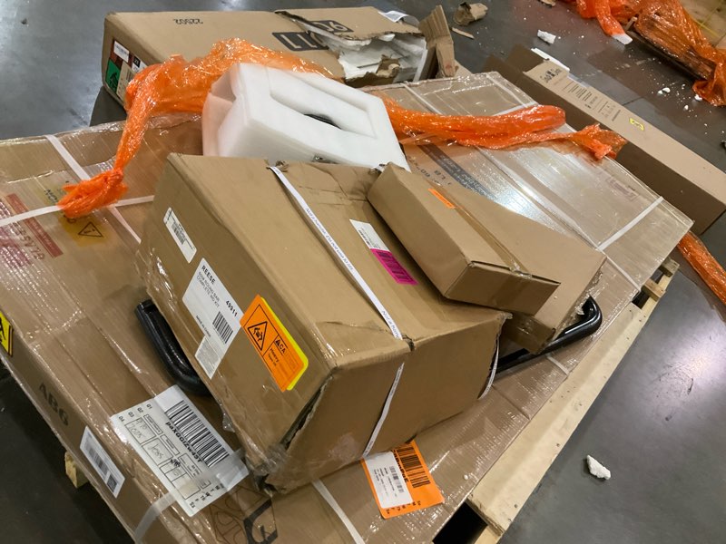 Condition photo showing As Is for Reese 49911 Integrated Sway Control Weight Distribution Kit, 6,000 lbs. Capacity, Shank Included 6000 lbs