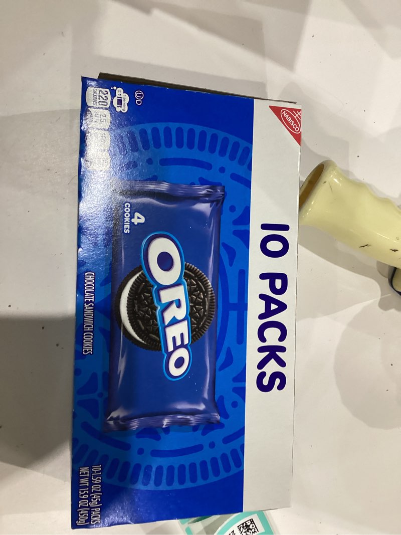 Condition photo showing New/Like New for OREO Chocolate Sandwich Cookies, 10 Snack Packs (4 Cookies Per Pack) 15.9 oz