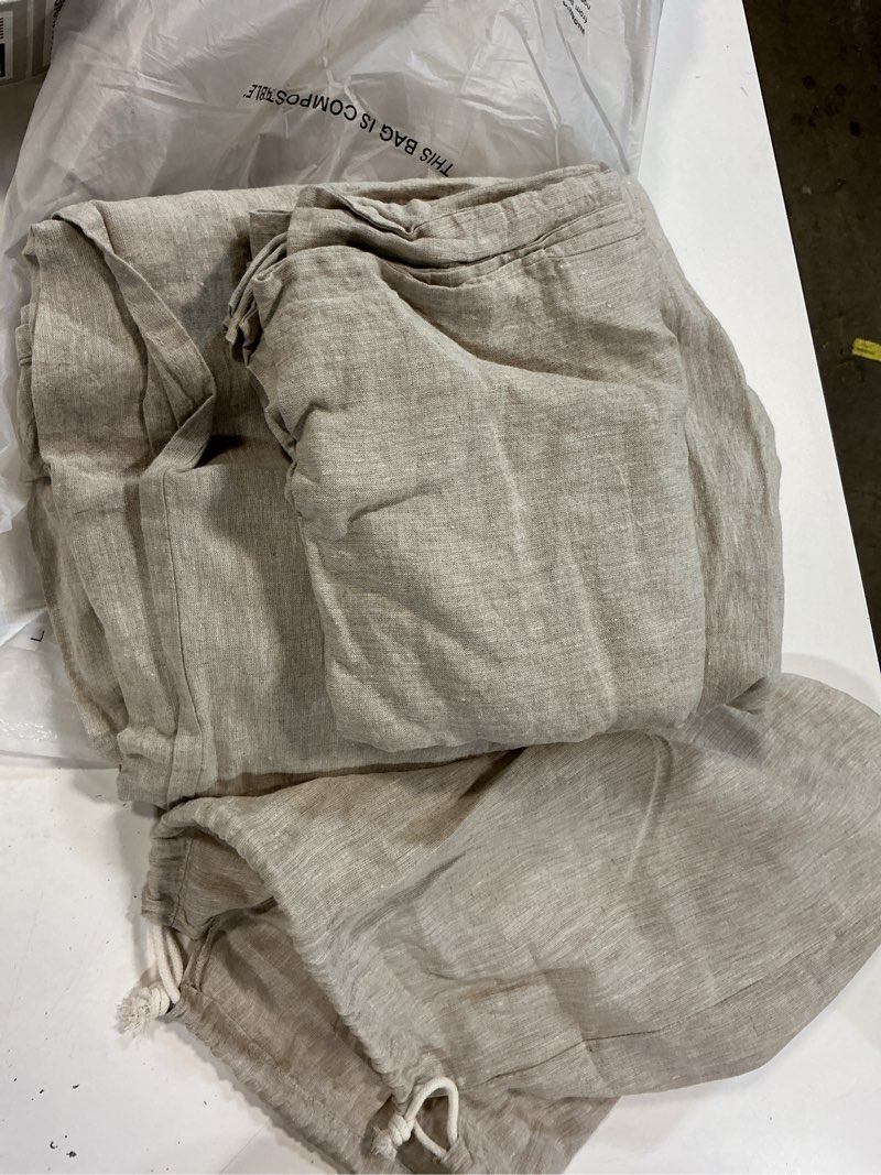 Condition photo showing Good Condition for european linen chambray sheet set, queen, natural chambray