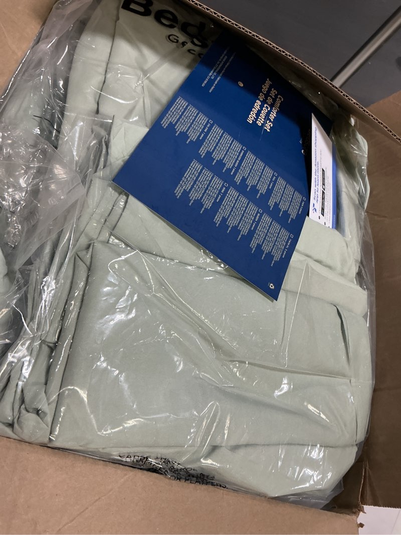 Condition photo showing Good Condition for Bedsure King Size Comforter Set Sage Green - Bed in a Bag Bedding Set 7 Pieces, GentleSoft™ Pintuck Bed Set Gift for Family, Pinch Pleat Sage Green Comforter with Sheets, Pillowcases & Shams King 03 - Sage Green