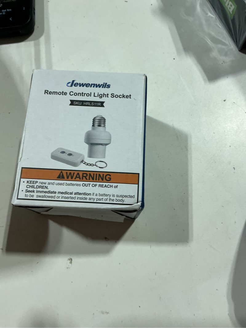 Condition photo showing Good Condition for dewenwils remote control light bulb socket, wireless light bulbs socket switch kit with controller, remote light socket e26/e27 base for pull chain light fixture, no wiring, programmed, etl listed 1 remote+1 socket