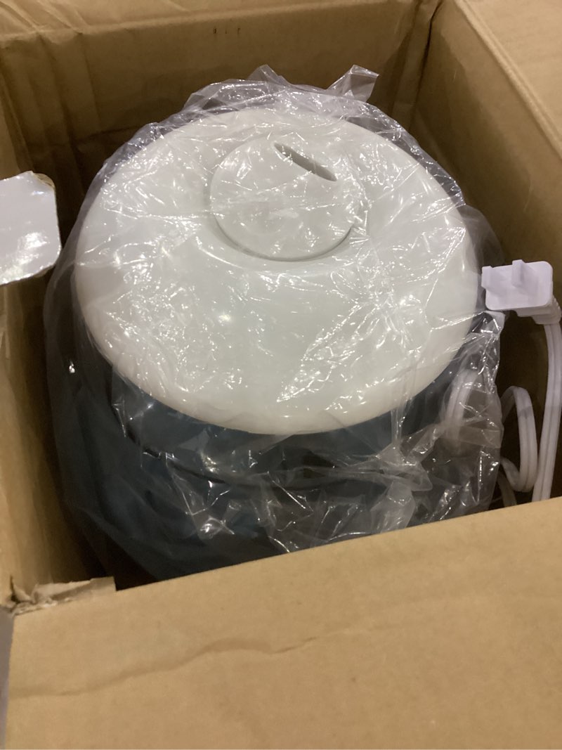 Condition photo showing As Is for VICKS HUMIDIIFER, ULTRASONIC, FILTER-FREE  V4600 