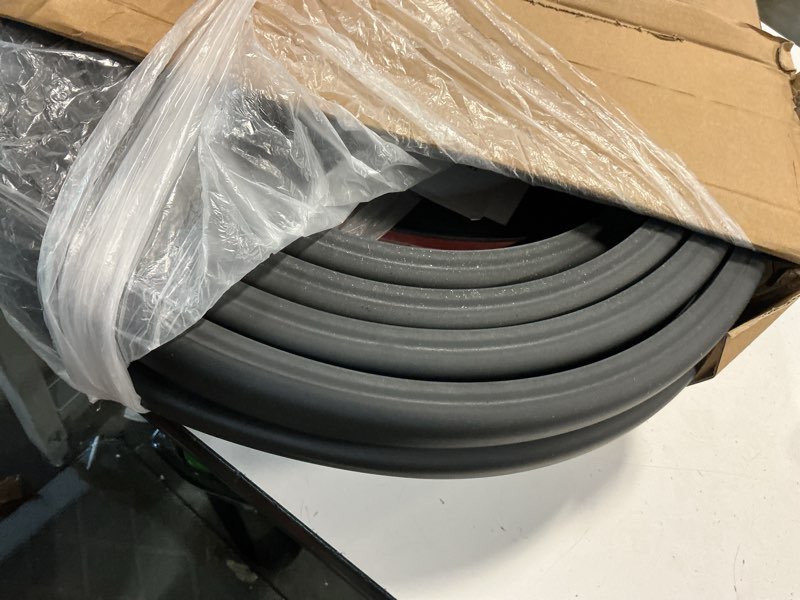 Condition photo showing Good Condition for combo rv slide out black rubbers | 018-312-ekd & 018-341 ek | 1' x 15/16' x 35' d-seal wiper & 1/2' x 2.75' x 35’ seal base | works with keystone, forest river (sealant & 018-312-ekd & 018-341 ek)