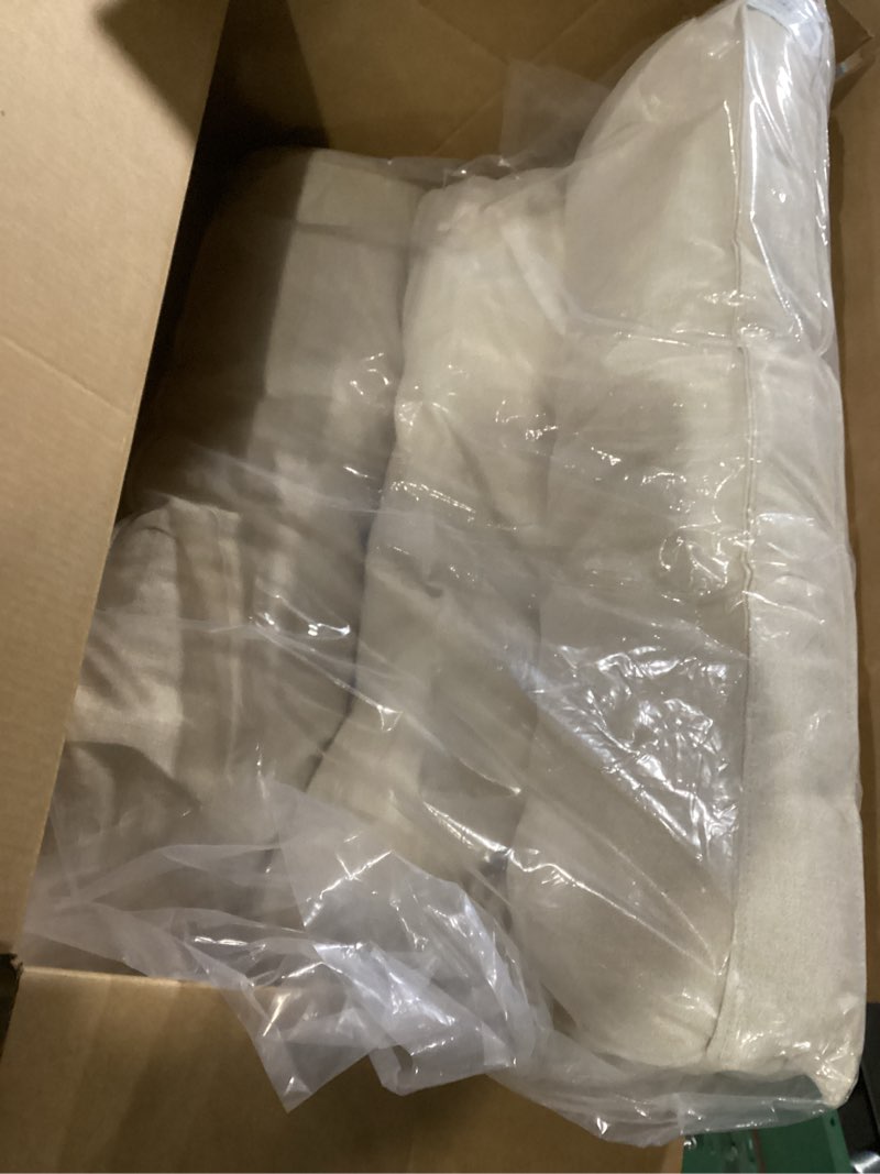 Condition photo showing Good Condition for Happy Hounds Milo Square Tufted Pillow Dog Bed- Cream- Large (40 x 40 in.)