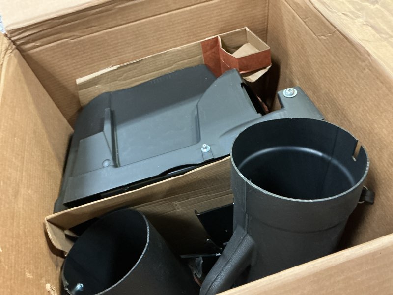 Condition photo showing Good Condition for john deere 100 series bagger for riding mower 42 -in deck size