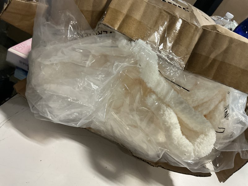 Condition photo showing Good Condition for mabozoo bulky chunky yarn for hand & arm knitting, 12 pack cream fluffy jumbo chenille,soft plush fu