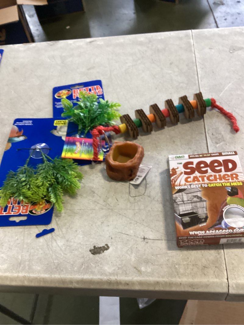 Condition photo showing New/Like New for Assortment of small,miscellaneous small,variety of items,multiple pieces,total of 5 pieces