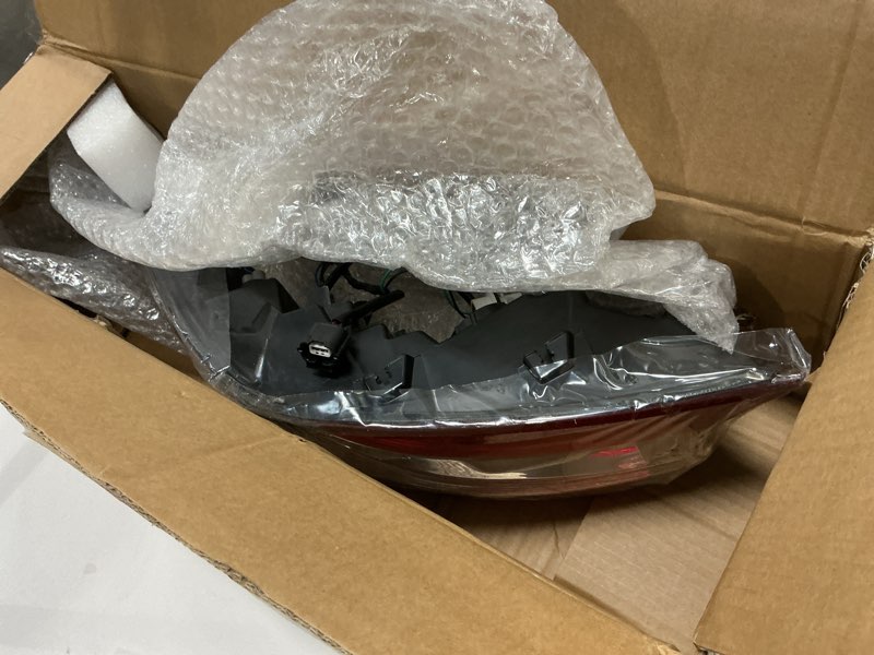 Condition photo showing New/Like New for WFLNHB Right Side Tail Light Assembly Replacement for Toyota Camry 2018 2019 2020 Passenger Side Rear Tail Light Lamp 8155006720 TO2805134