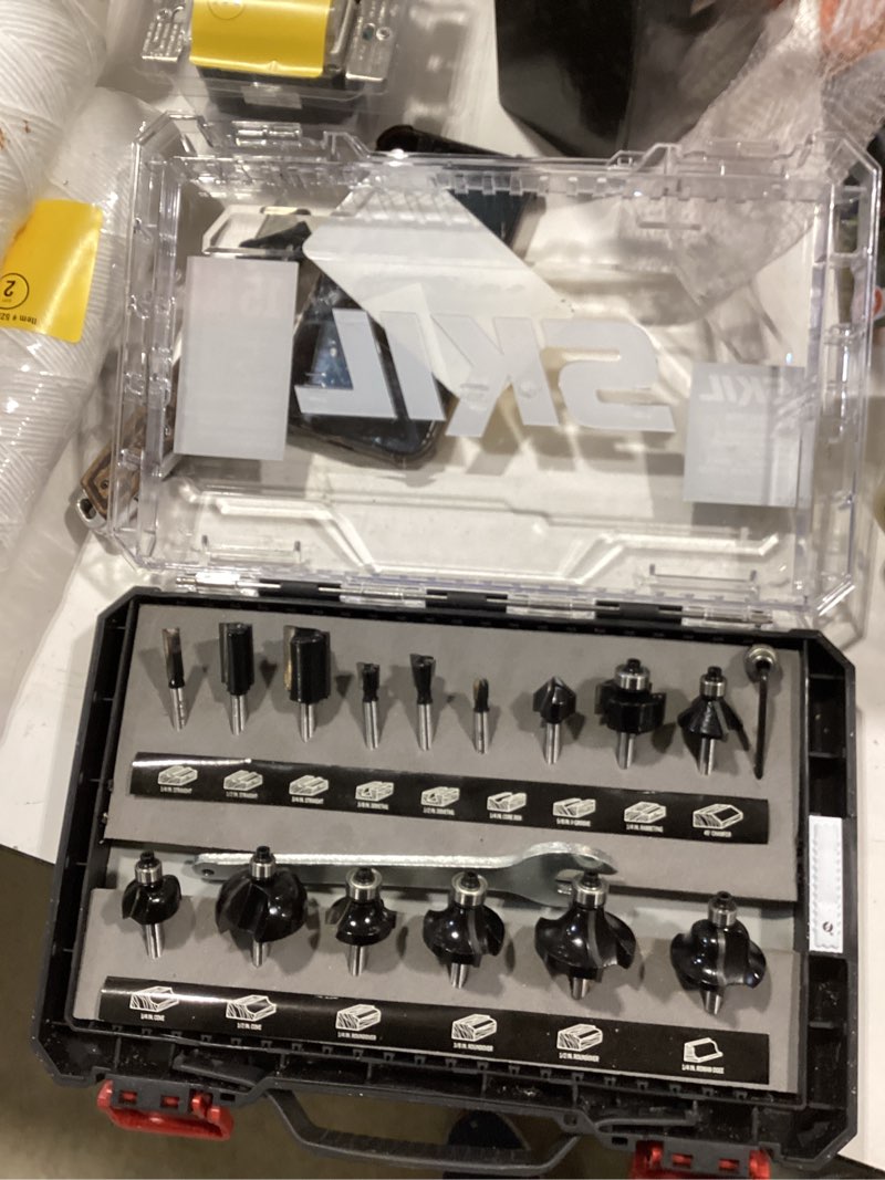 Condition photo showing Good Condition for skil 15 pc. carbide-tipped router bit set-rtb7501