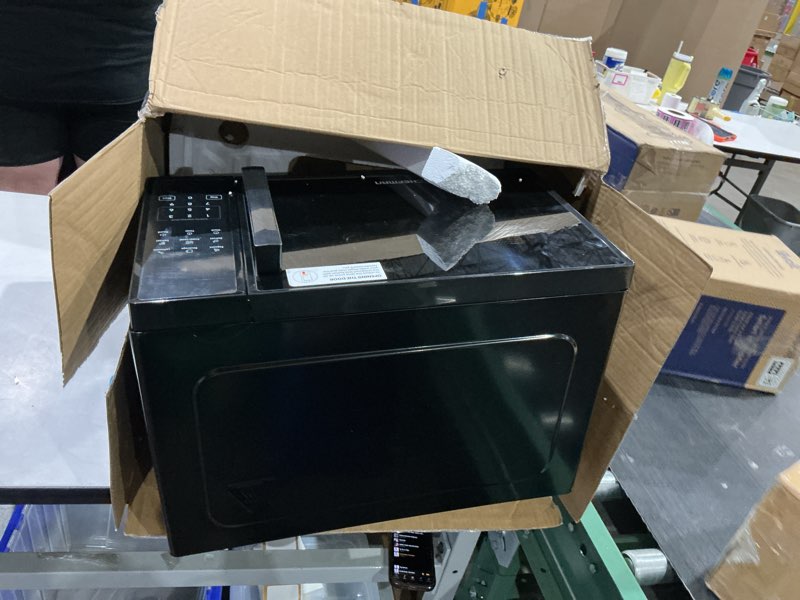 Condition photo showing Good Condition for chefman countertop microwave oven 0.9 cu. ft., 900 watts with 10 power levels, 6 cooking presets with one-touch express cook, eco mode, child safety lock, & mute button - black 0.9 cu. ft - black