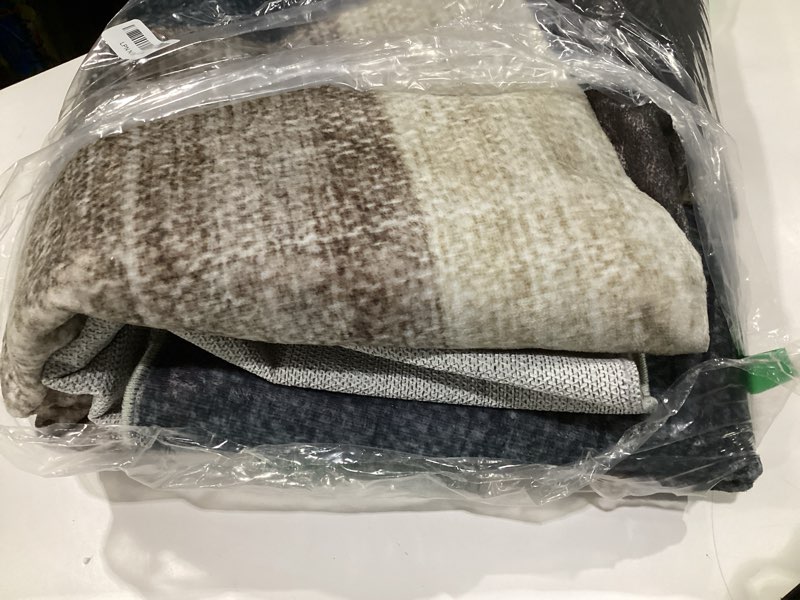 Condition photo showing Good Condition for modern geometric patchwork indoor area rug for living room, blue-taupe 6'x 9' large rug rockwood collection hardwood floors decor for bedroom, blue throw carpet for office entryway dining room 6 x 9 feet blue-taupe