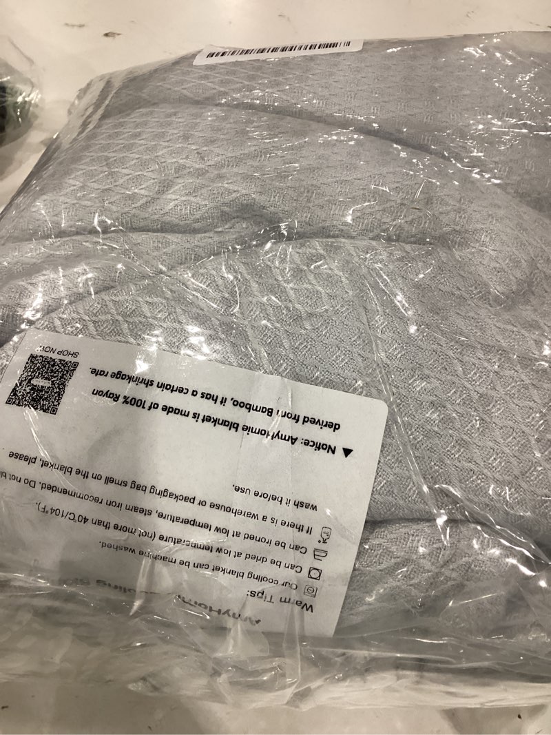 Condition photo showing New/Like New for amyhomie cooling blanket, 100% rayon derived from bamboo, cool summer king size blanket for hot sleepers soft comfy lightweight blankets for all seasons(light gray, 108×90in) light gray king (108"x90")