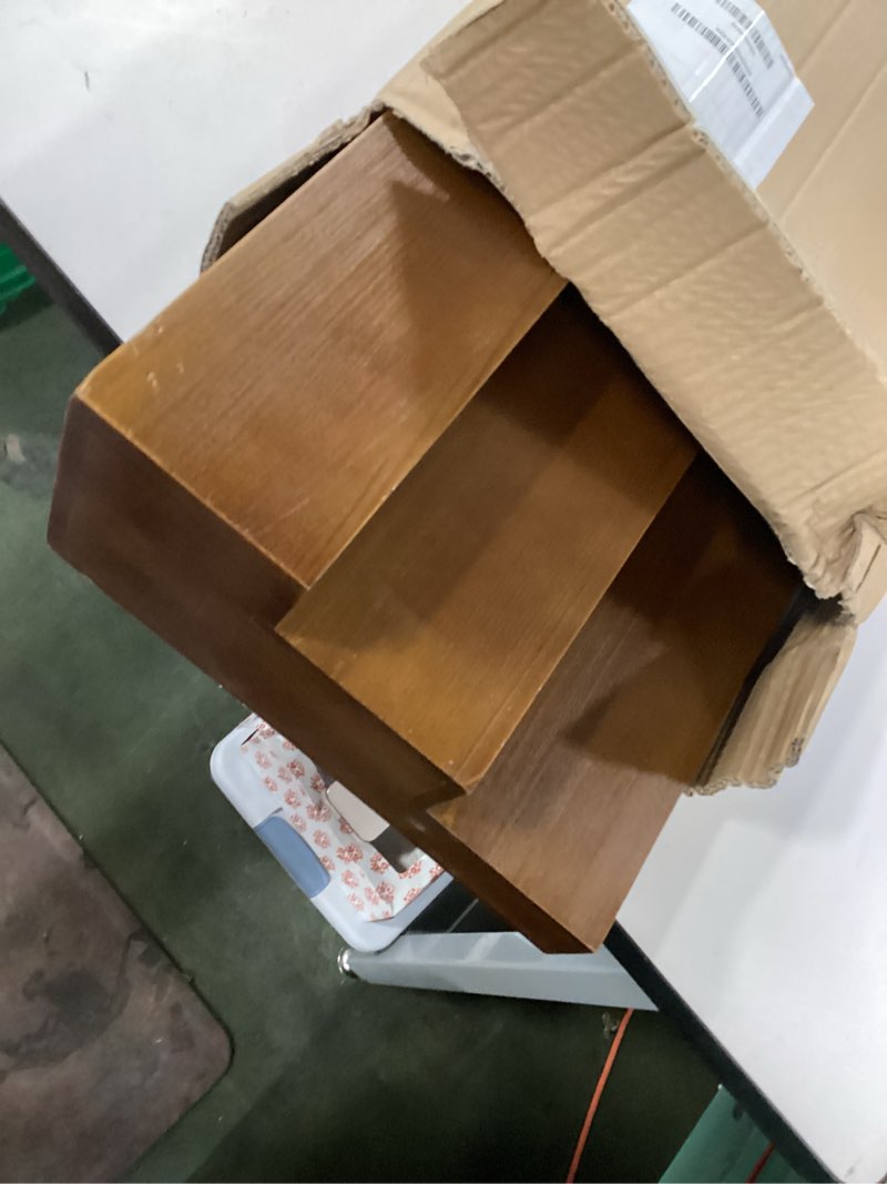 https://lotting-media.assets.bidfta.com/lotting_1102018f-4cf9-43ca-8a04-ad552ed82ba7