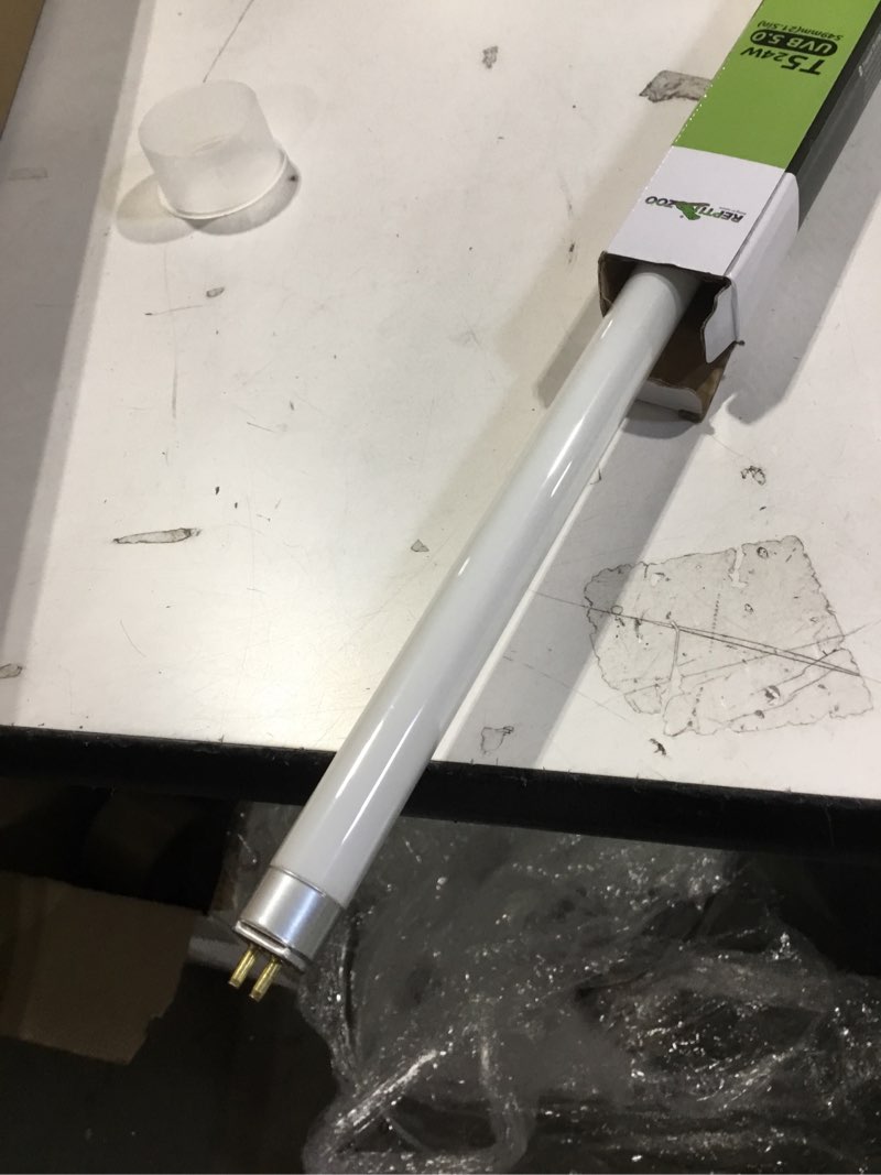 Condition photo showing Good Condition for REPTI ZOO 22" T5 HO 5.0 UVB Bulb Fluorescent Lamp 24W 24 Watts