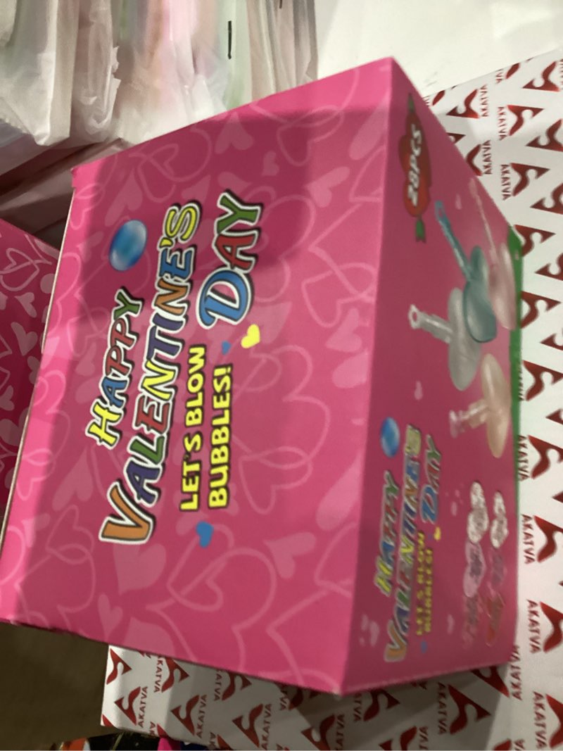 Condition photo showing New/Like New for 28Pcs Kids Valentines Day Gifts for Classroom - Valentine Cards with Heart Shape Bubble Wands Novelty Toys for Boys Girls Exchange Gifts, Party Favor Prizes, Valentine’s Greeting Gifts Valentines Heart Bubbles With Cards- 28 Pack