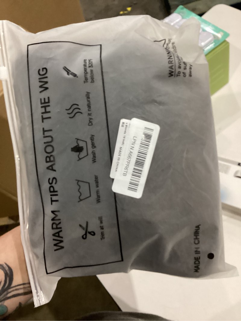 Condition photo showing New/Like New for AISI HAIR Brown Mix Blonde Wig for Women Medium Length Wave Curly Glueless Synthetic Heat Resistant Hair Wigs for Daily Party Cosplay Brown Mix Blonde 18 Inch