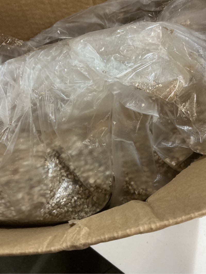 Condition photo showing Good Condition for 25qt organic vermiculite granules for plants and gardening 25qt medium vermiculite