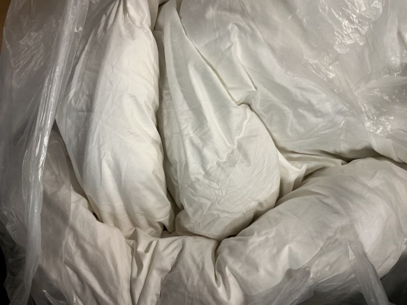 Condition photo showing As Is for Similar 1pcs Bedsure 100% Washed Cotton Duvet Cover Queen Size - Natural White Minimalist Cotton Duvet Cover Linen Like for All Seasons - GentleSoft™ Plain Simple Bedding (Natural White, Queen, 90\"x90\") Queen (90\" x 90\") 00 - Natural White (No Comforter)