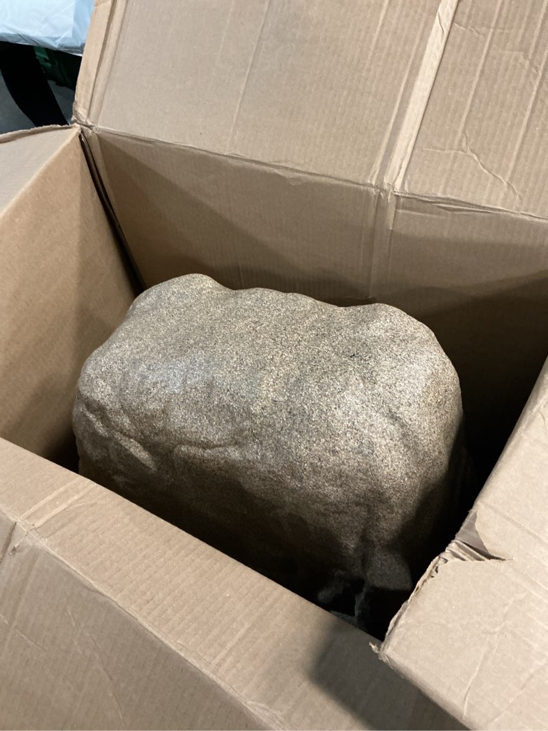 Condition photo showing As Is for emsco group 2180 3 piece set-s/m/l-sandstone landscape rock