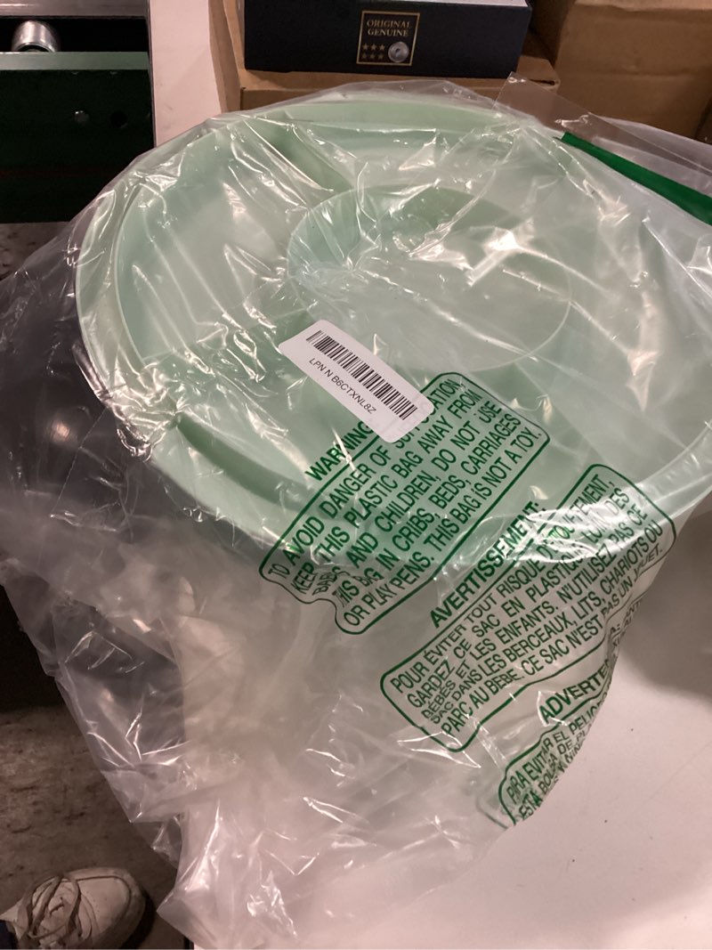 Condition photo showing Good Condition for Green Cake Containers with Lids Round Plastic Cupcake Holders 4-in-1 Multipurpose Cake Carrier Holder for 11 Inch Cake Pies Cupcake Eggs Fruit or Snack Transport