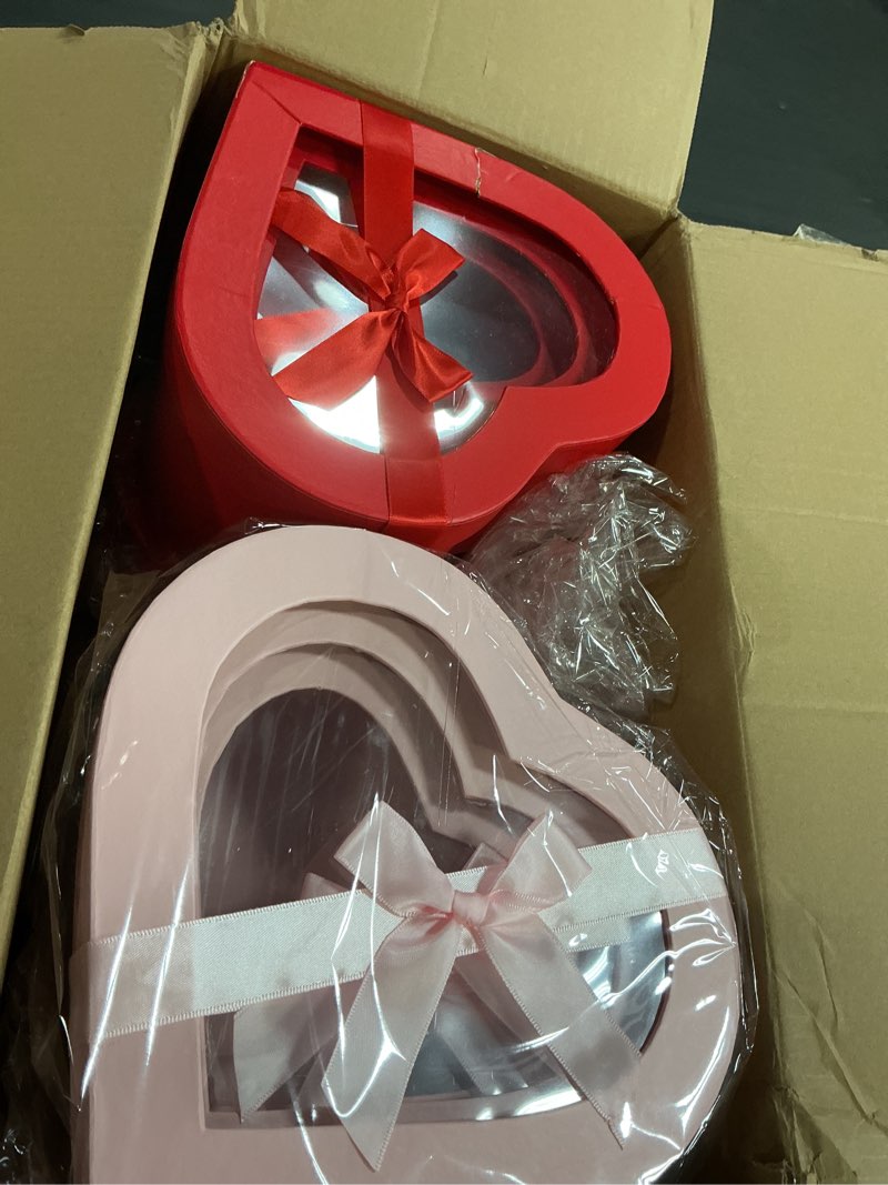 Condition photo showing New/Like New for Resurhang 12 Pcs Valentine's Day Heart Shaped Boxes for Flower Arrangements Heart Gift Box with Transparent Window Lids for Bridesmaid Proposal Wedding Birthday, 3 Sizes(Red, Pink)