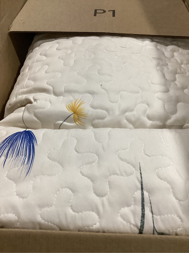 Condition photo showing Good Condition for Similar DinjoyBeige Quilt Set Queen,3 Pieces Colorful Floral Printed Bedspread Set,Soft Microfiber Reversibl
