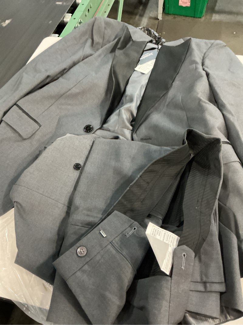 Condition photo showing New/Like New for men's suit 3-piece slim fit wedding tuxedo double breasted vest pant set peak lapel one button blaze large