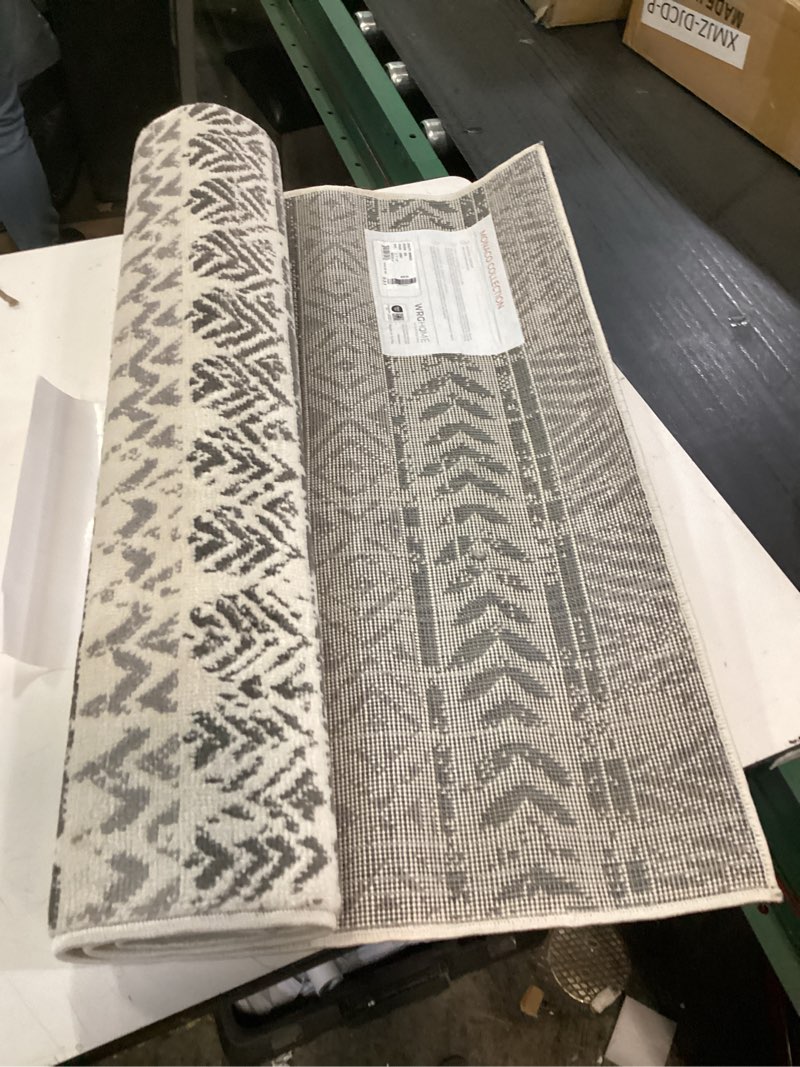 Condition photo showing Good Condition for Rugshop Geometric Boho Perfect for high Traffic Areas of Your Living Room,Bedroom,Home Office,Kitchen Area Rug 2'7" x 4' Gray 2'7" x 4' (Rectangular) Grey