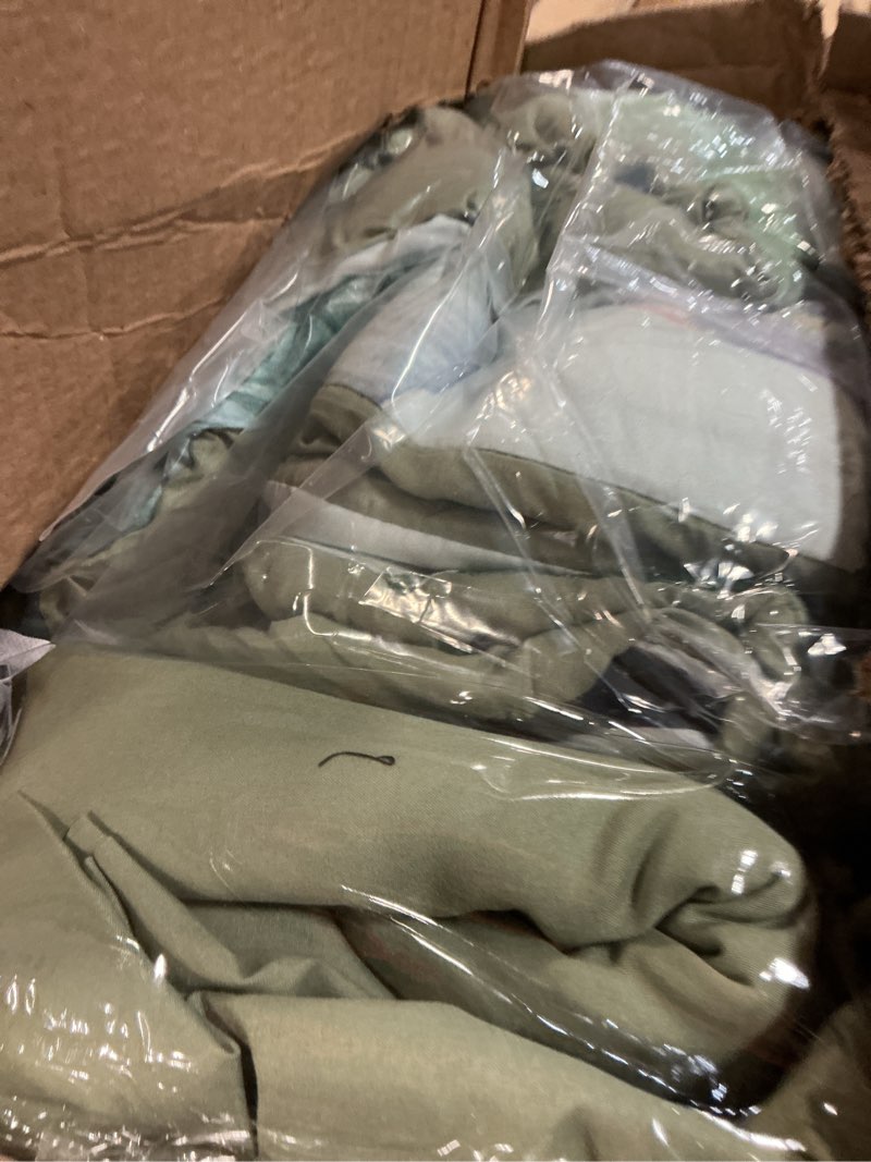 Condition photo showing Good Condition for yogeneg king size comforter set 7 piece bed in a bag,elegant floral botanical pattern green bedding set,soft microfiber comforter with sheet set,all season bed set(green floral,king) new green floral king